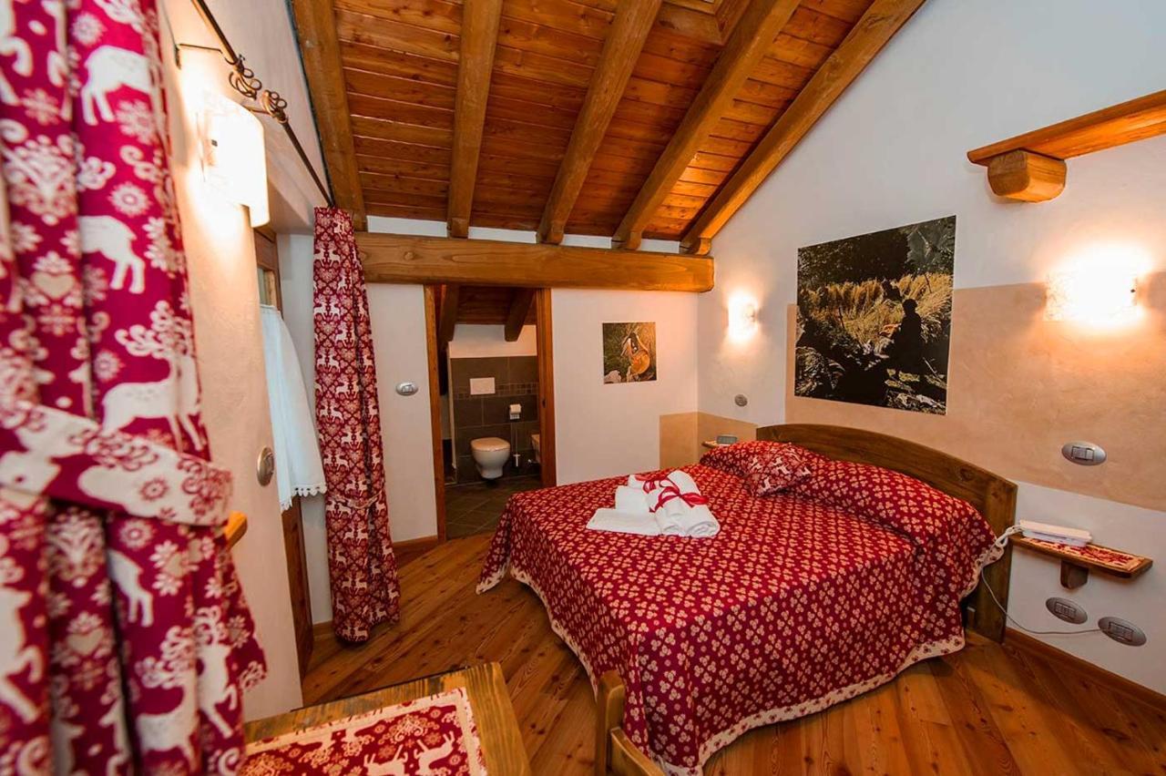 L'Or D'Echallogne - Chambre D'Hotes Bed and Breakfast Arnad Exteriör bild