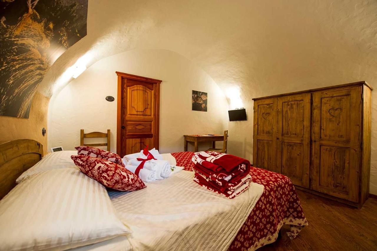 L'Or D'Echallogne - Chambre D'Hotes Bed and Breakfast Arnad Exteriör bild